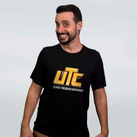 CAMISETA PRETA - UTC